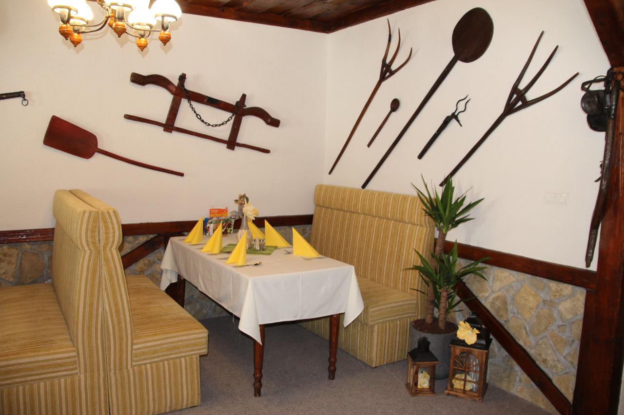 Vráble 弗曼霍费拉旅馆酒店 外观 照片