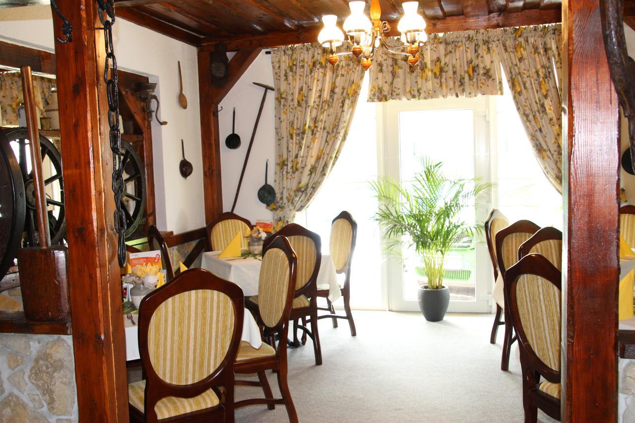 Vráble 弗曼霍费拉旅馆酒店 外观 照片