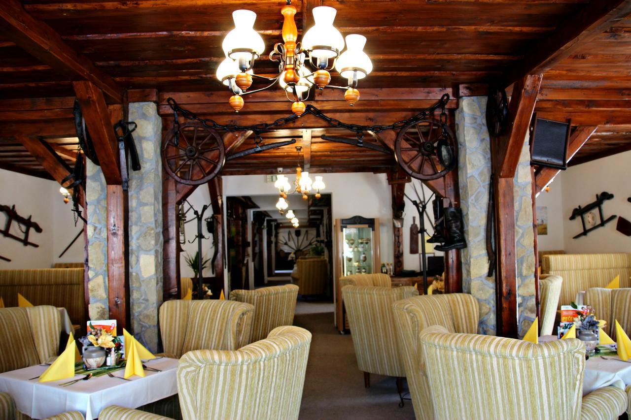 Vráble 弗曼霍费拉旅馆酒店 外观 照片