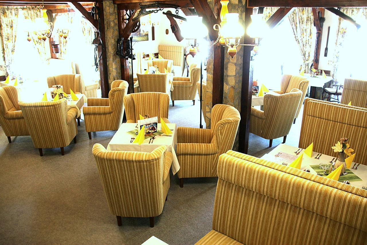 Vráble 弗曼霍费拉旅馆酒店 外观 照片